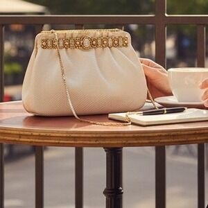 Finesse La Model Vintage Cream Evening‎ Bag Gold  Jewel Lock Snakeskin Texture